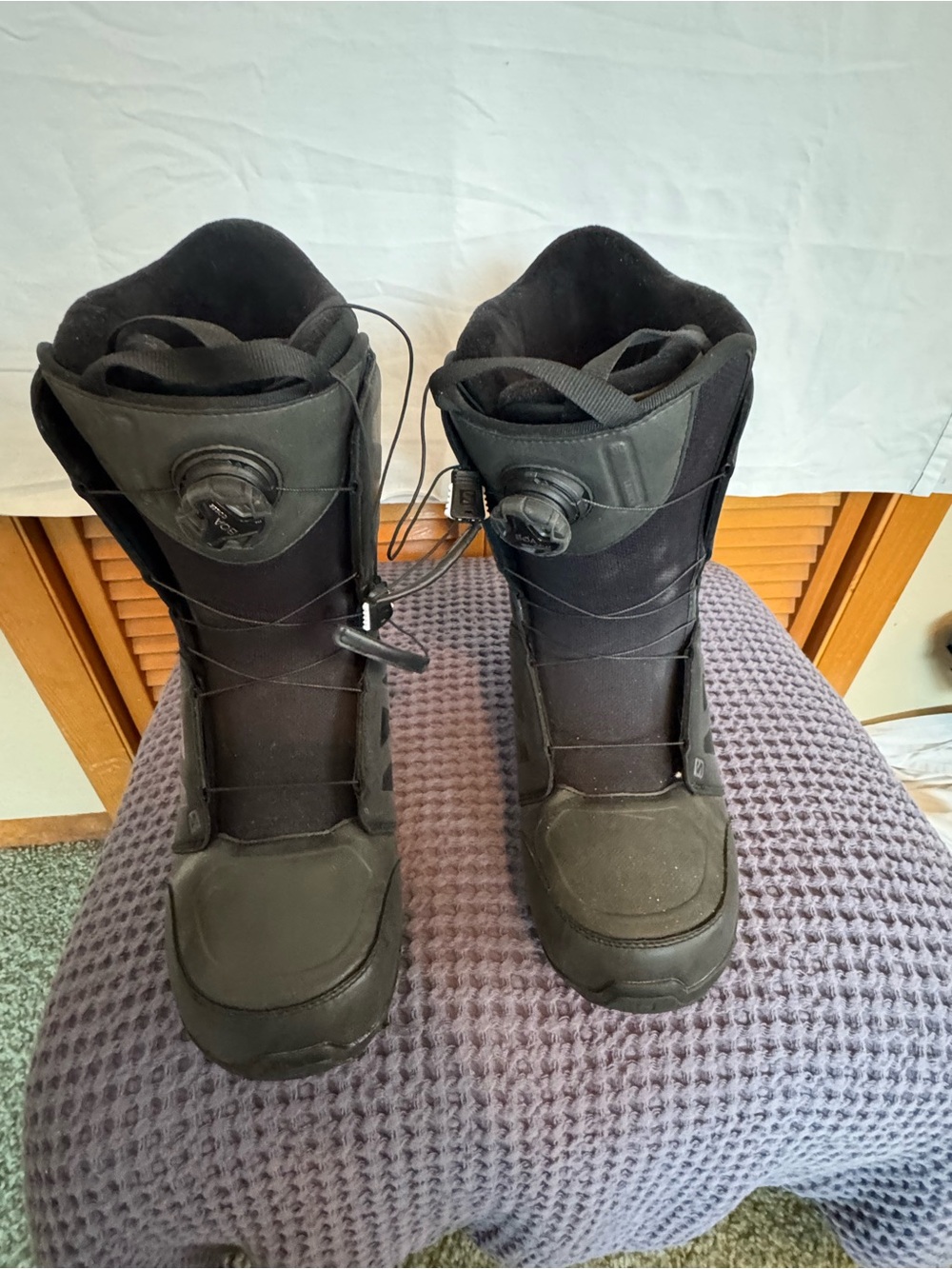 Salomon Men's Black Snowboard Boots with Dial Lacing